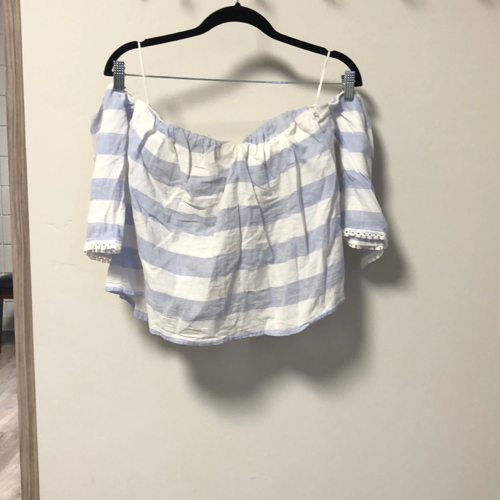 Strapless blue/white striped top off the shoulder sleeve white embroidered trim